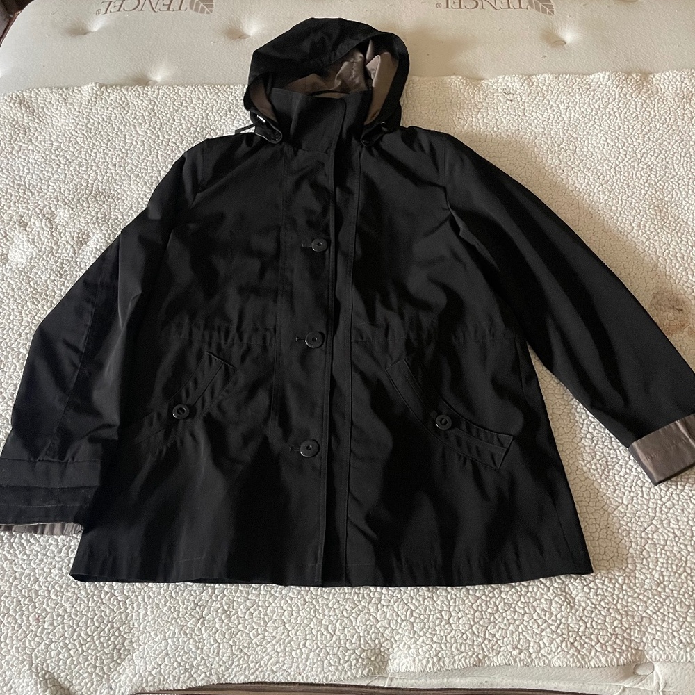 St. John’s Bay lightweight anorak w/removable hood & lining, size large